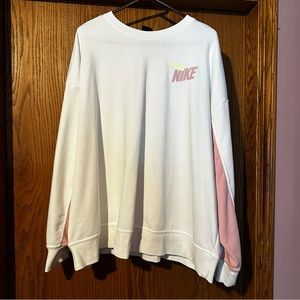 Nike Women’s Light Weight Sweatshirt